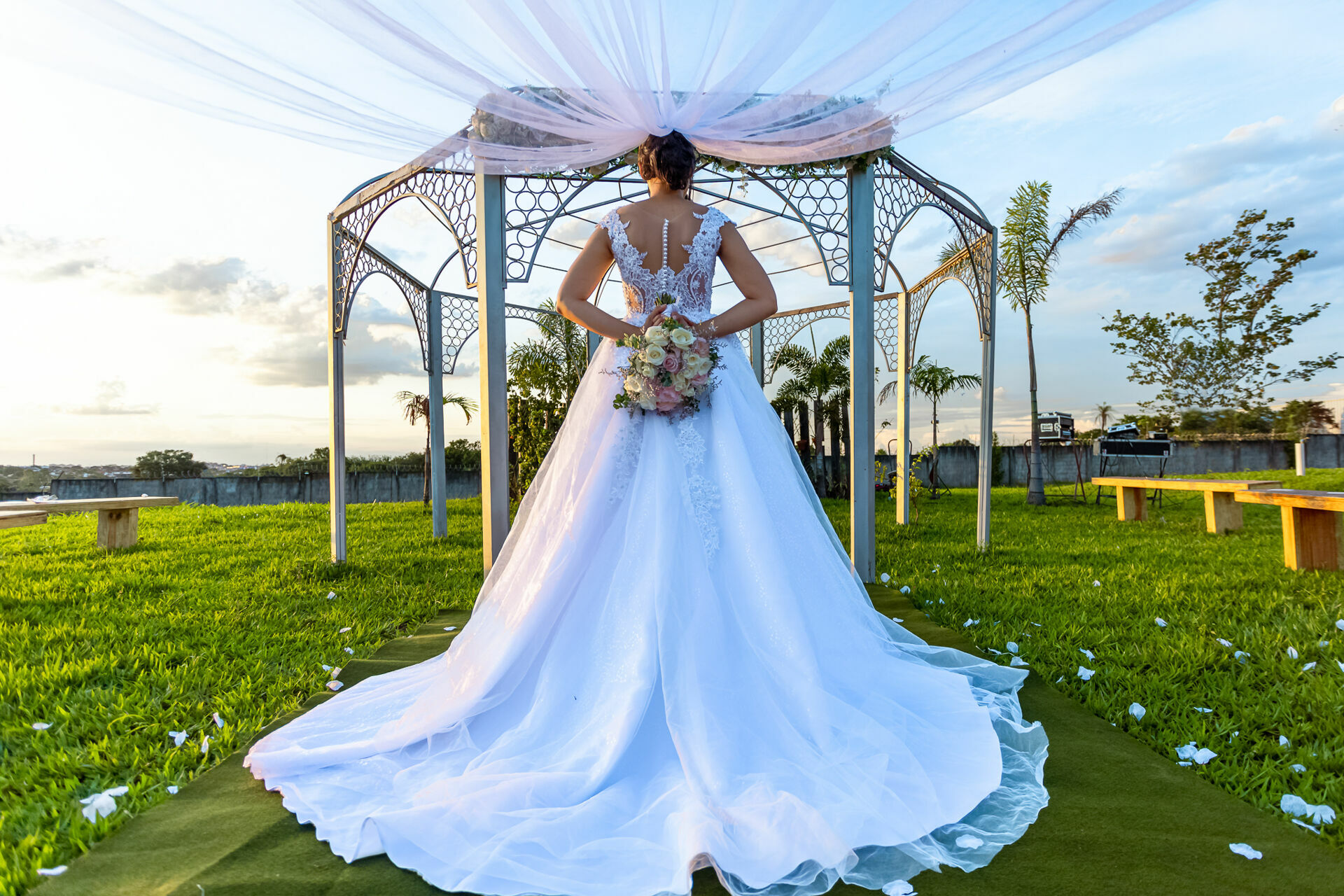 Foto Casamento campestre no Espaço Gabana em São José do Rio Preto - Giovana e Chrystian Foto Casamento campestre no Espaço Gabana em São José do Rio Preto - Giovana e Chrystian - Imagem 30